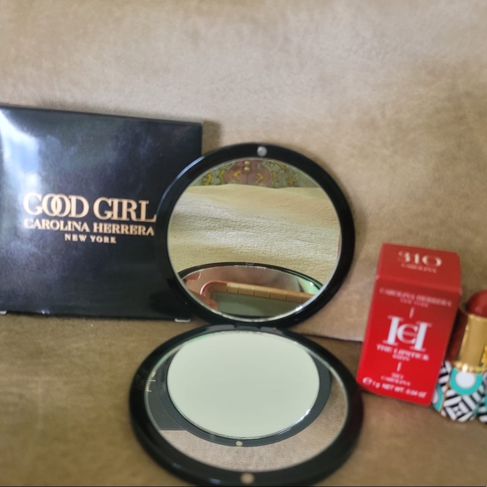 Carolina herrera 2 pics set - Picture 6 of 7